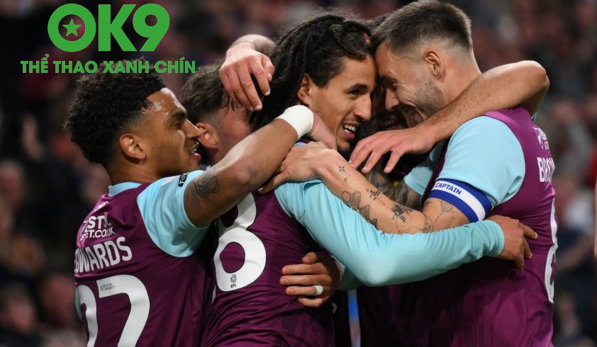 Burnleys có cùng số điểm với Leeds, song xếp sau do thua hiệu số